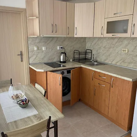 зора-обзор Apartman