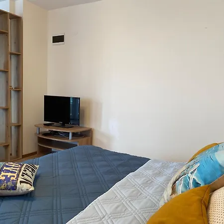 зора-обзор Apartman